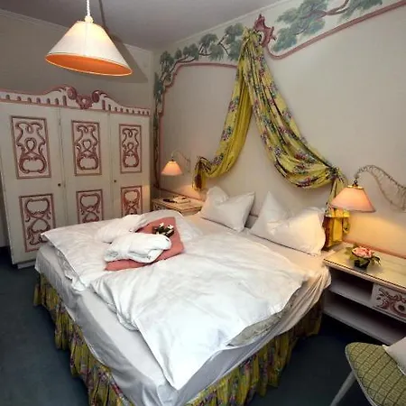 Aquila Nera - Schwarzer Adler Hotel 4*